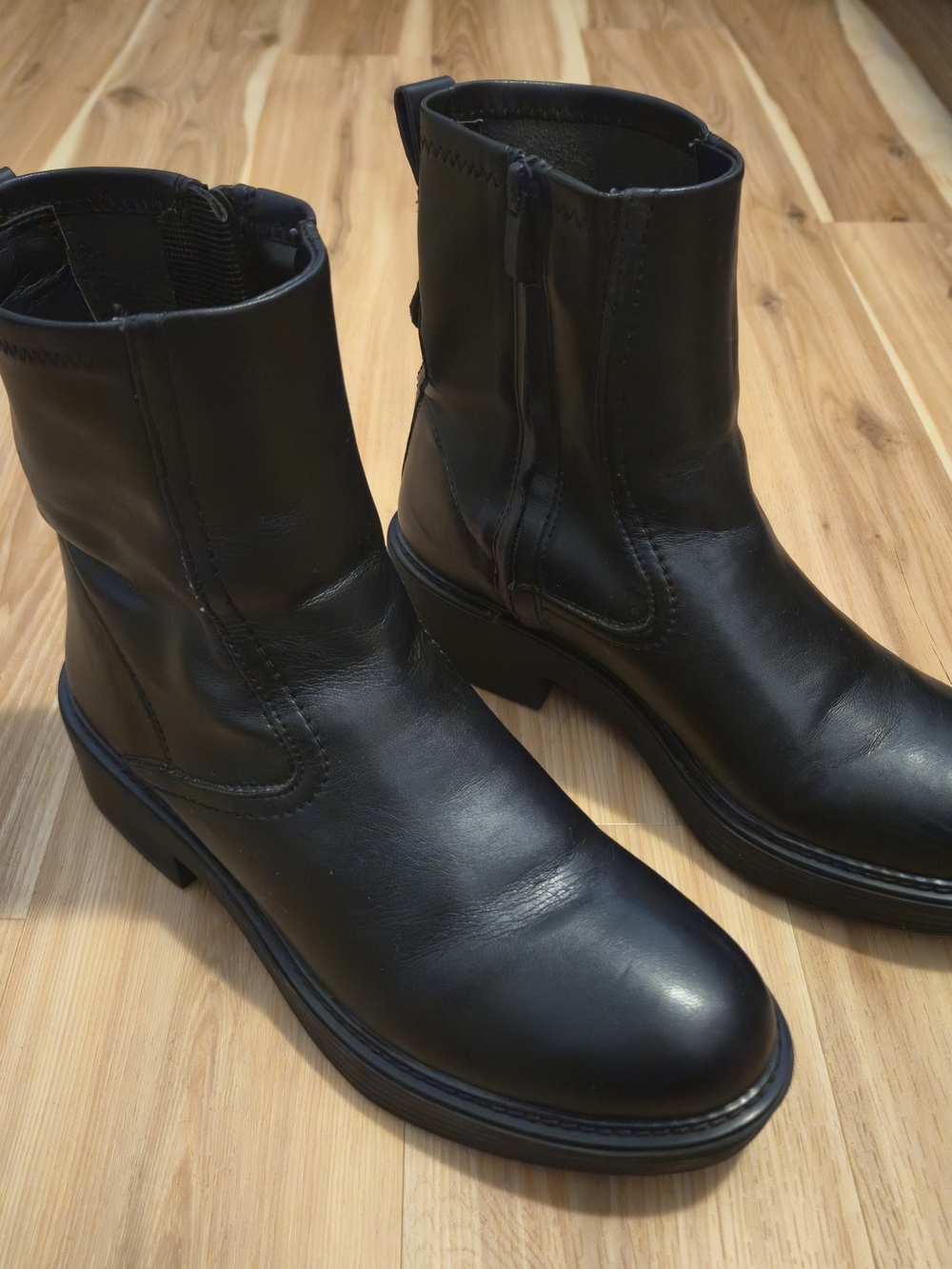 Franco Sarto Black Leather Ankle Booties with Side Zip Size 8.5